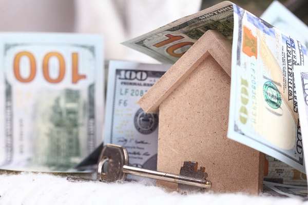 Learn how to avoid overpricing your home.